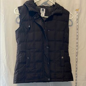 GAP Black Quilted Puffer Vest